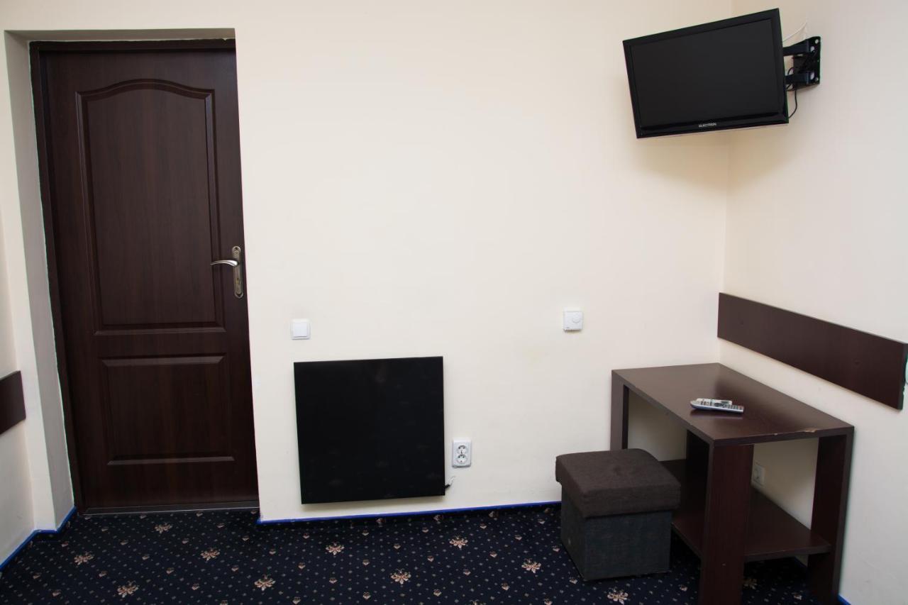 Faraon Hotel Ivano Frankivsk Bagian luar foto