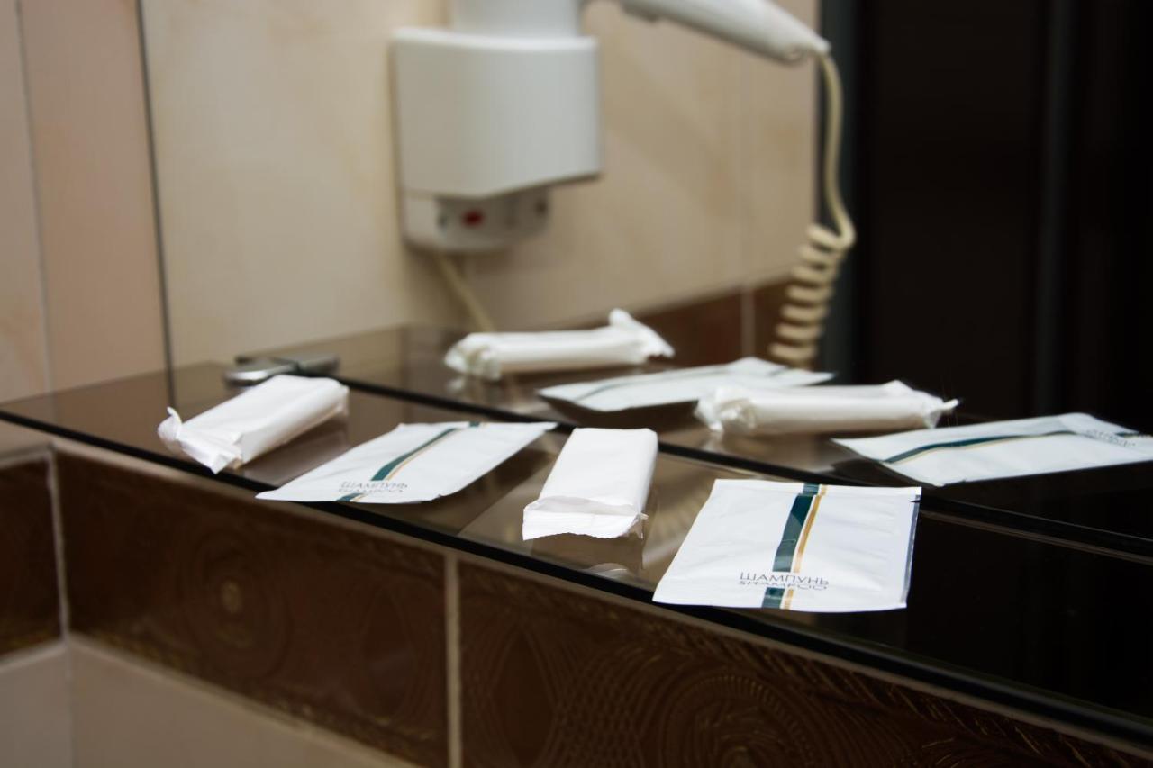 Faraon Hotel Ivano Frankivsk Bagian luar foto
