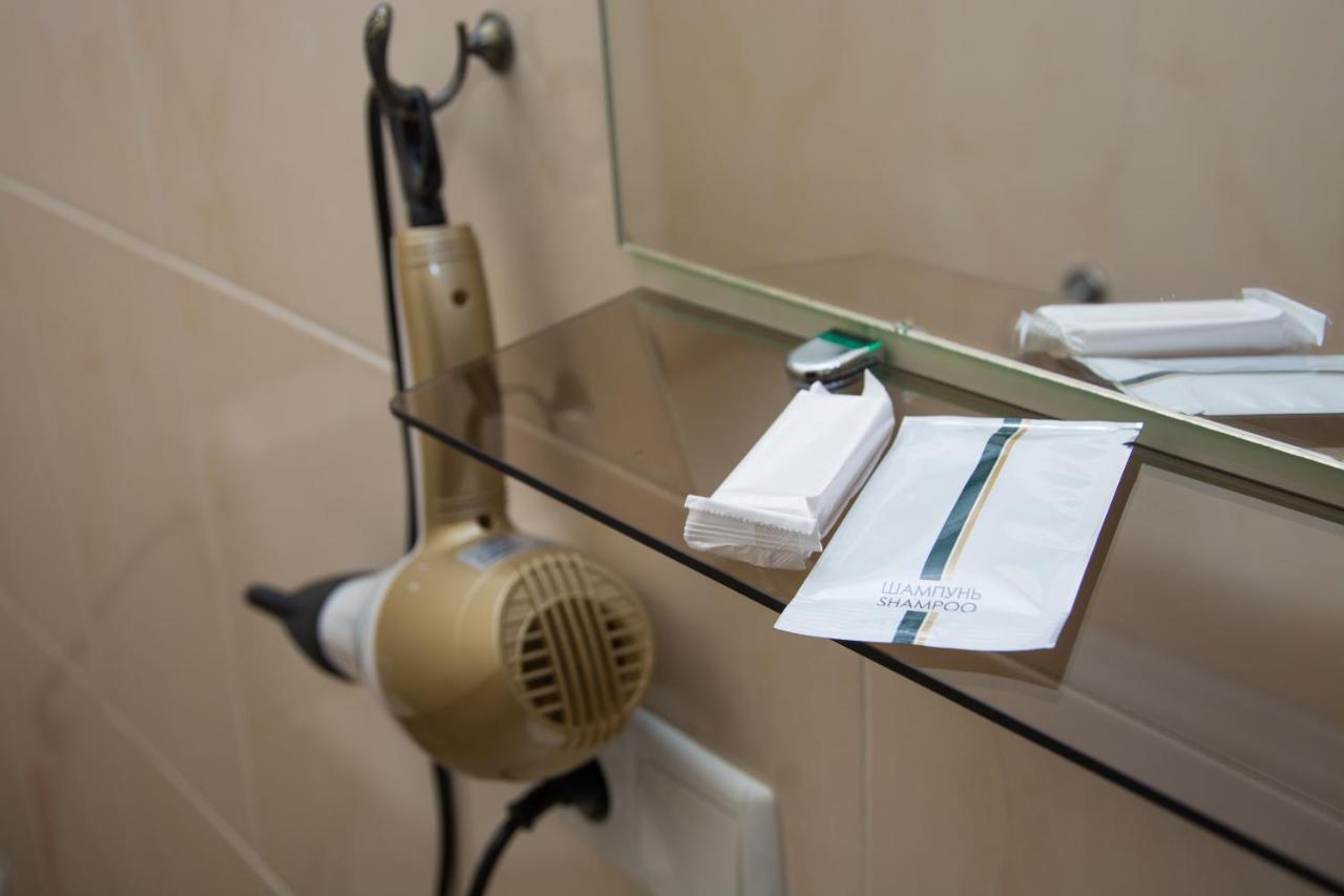 Faraon Hotel Ivano Frankivsk Bagian luar foto